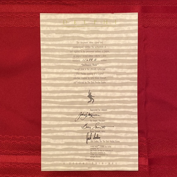 Elvis Presley: Looking at a Legend Delphi Collector Plate - 8 1/2” - Picture 3 of 7